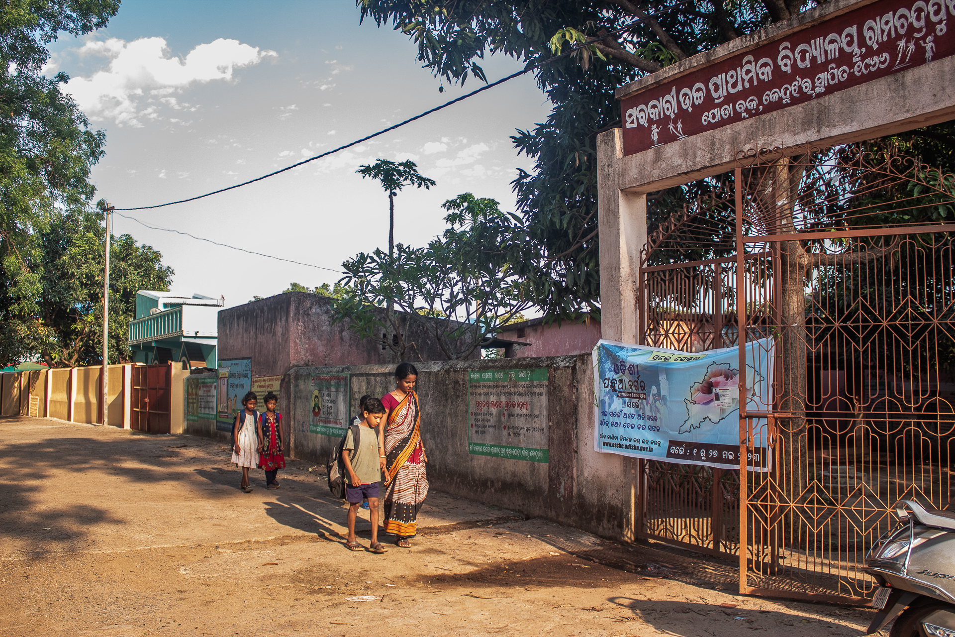 वर्तमान समय में पद्मिनी ‘एस्पायर’ द्वारा नियुक्त एक एलईपी टीचर हैं और सरकारी स्कूल, यू.जी.एम.इ. में पढ़ाती हैं. साथ-साथ सरकारी स्कूल में अध्यापकों के साथ मिलकर सीखने-सिखाने की प्रक्रिया पर भी काम करती हैं.